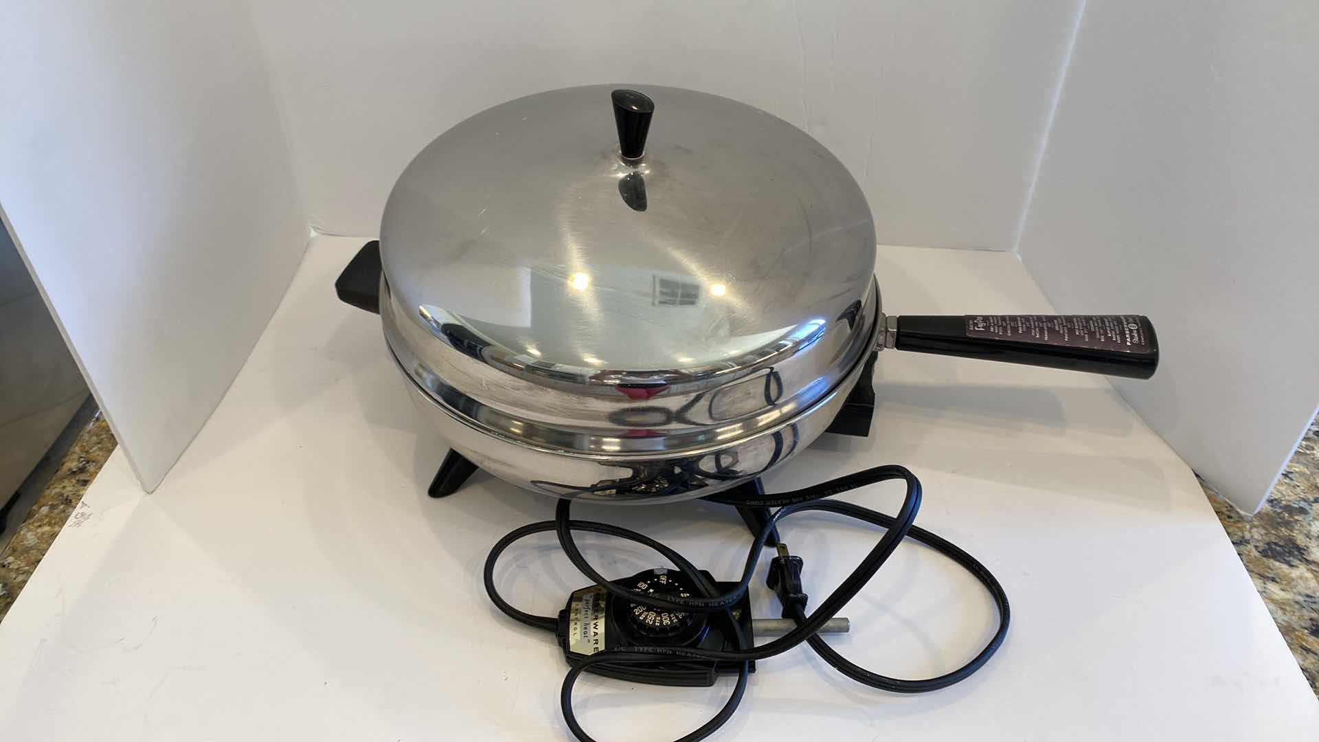 Photo 2 of FABERWARE ELECTRIC FRY PAN