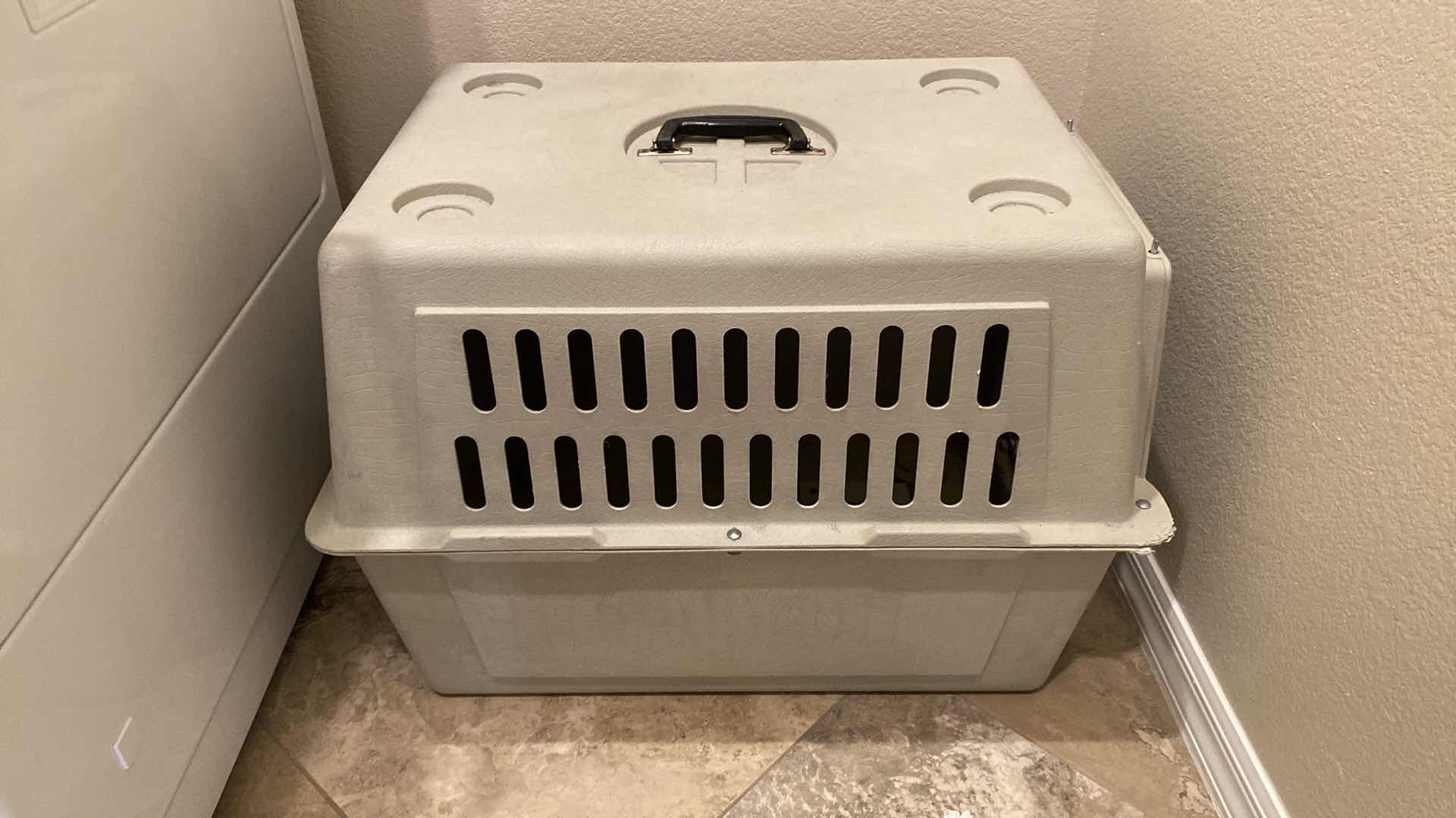 Photo 2 of DOG TRAVEL CRATE 20“ x 27“ H 19”