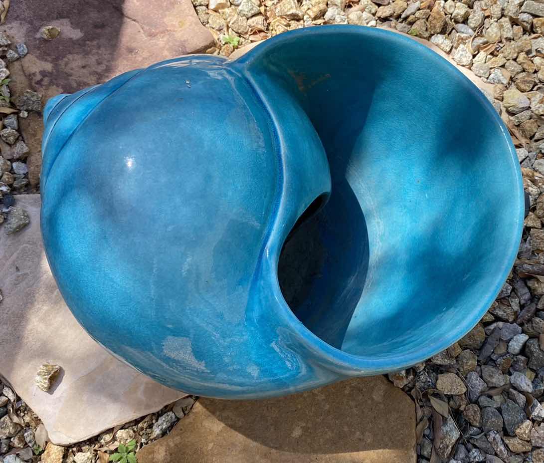 Photo 3 of BLUE SHELL POT 17 1/2” x 13”