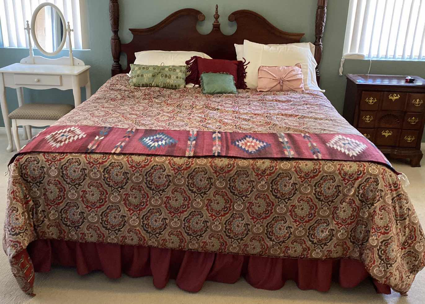 Photo 1 of KING BEDDING FEATHER COMFORTER SET