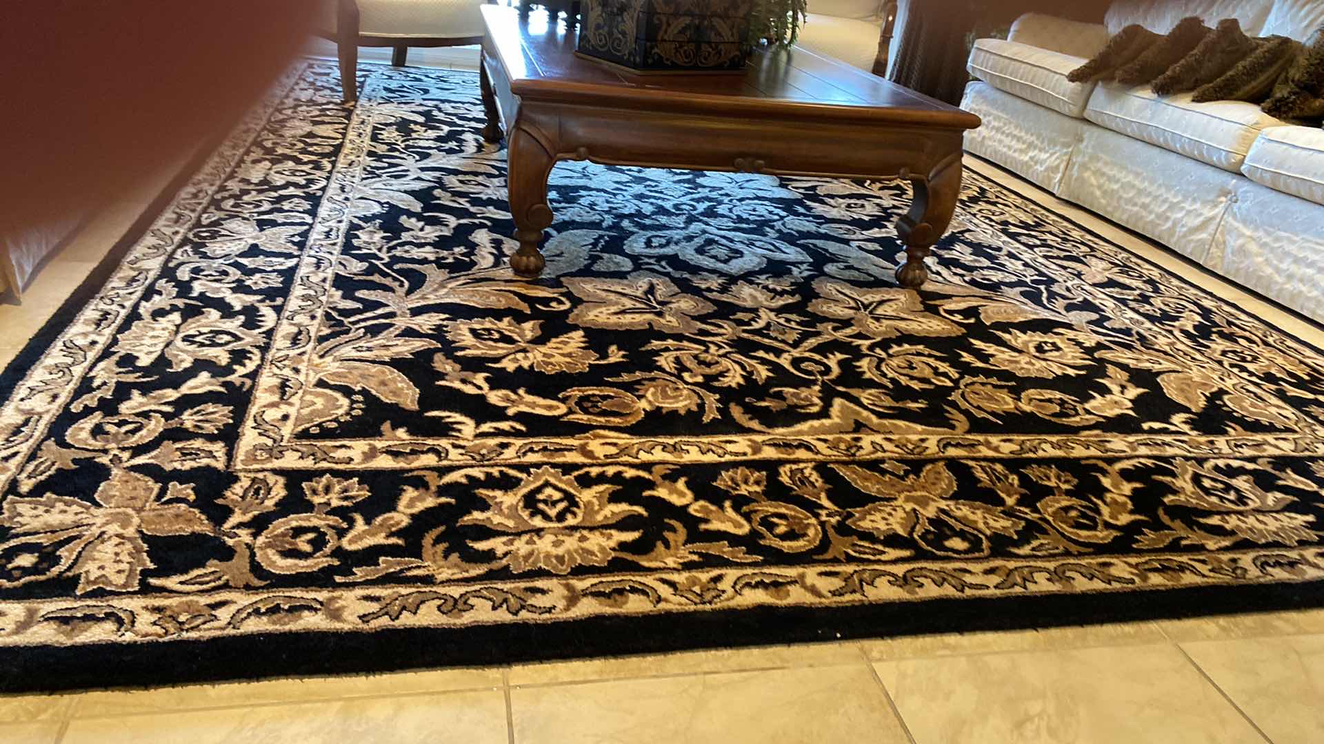 Photo 1 of HOME DECORATORS WOOL PILE CAMBRIDGE AREA RUG WITH LATEX BACKING AND COTTON CLOTH ORIGIN INDIA 9’ 8” x 13’ 8”