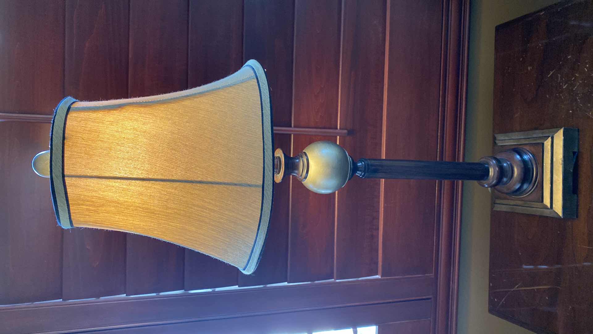 Photo 1 of TABLE LAMP H 32”