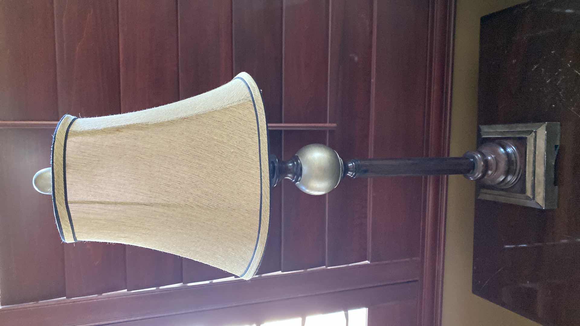 Photo 4 of TABLE LAMP H 32”