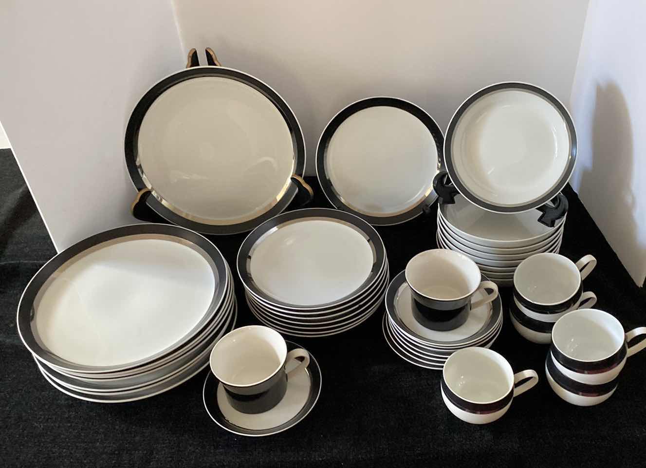 Photo 1 of 39 PIECES MIKASA DINNERWARE PIV TAL BY BEN SEIBEL MONTINA MADE IN JAPAN