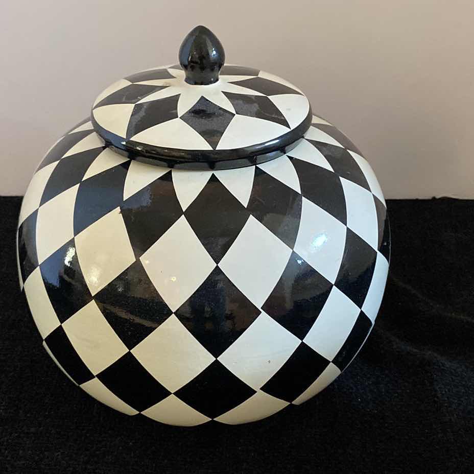 Photo 1 of HARLEQUIN HOME ACCENT BOWL 8 1/2“ x 8“