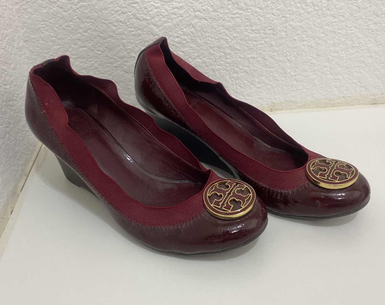 Photo 1 of WOMENS SIZE 6  1/2  TO 7 approx TORY BURCH SHOES