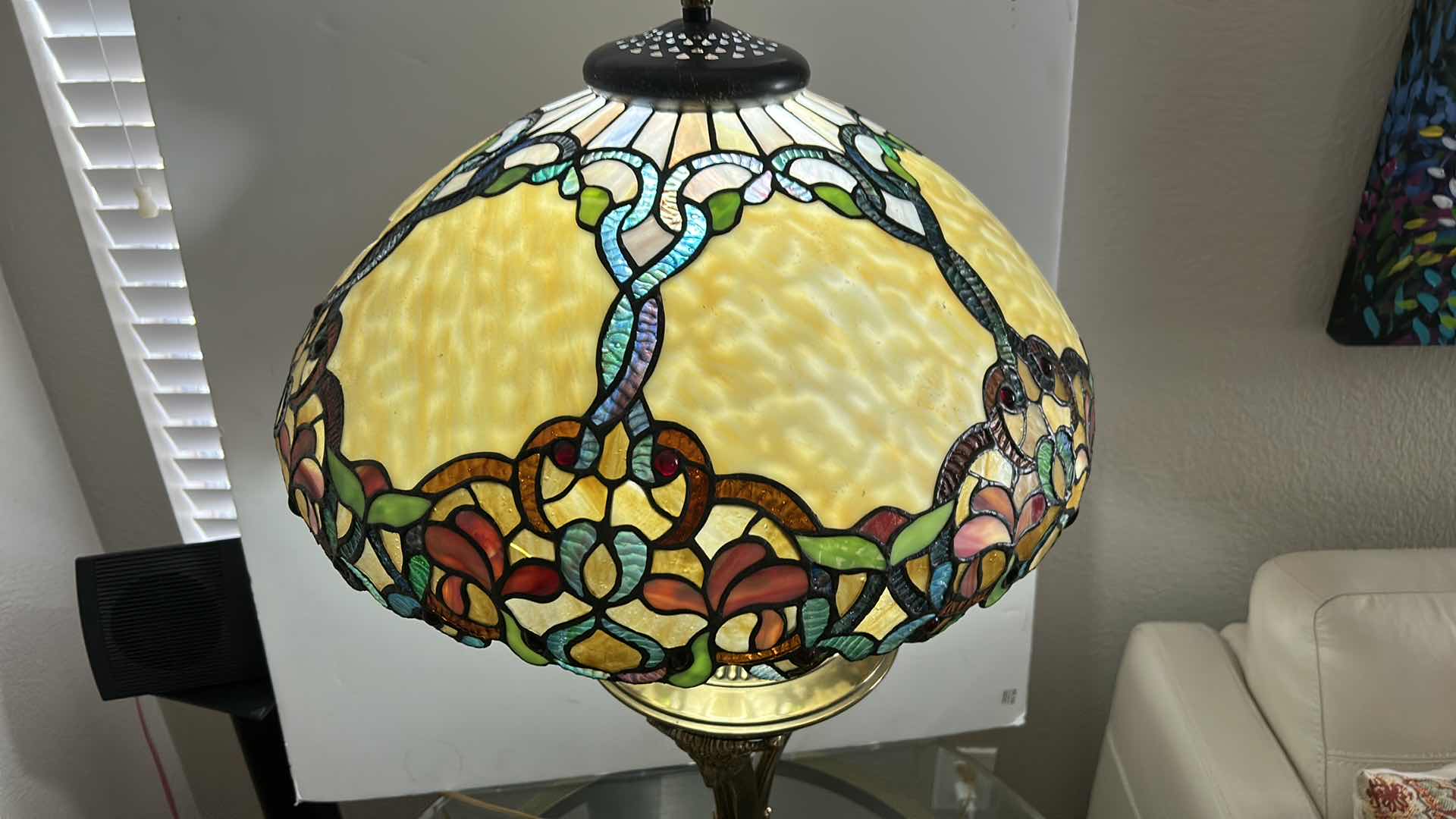 Photo 3 of TIFFANY STYLE VINTAGE LAMP 20” x 38