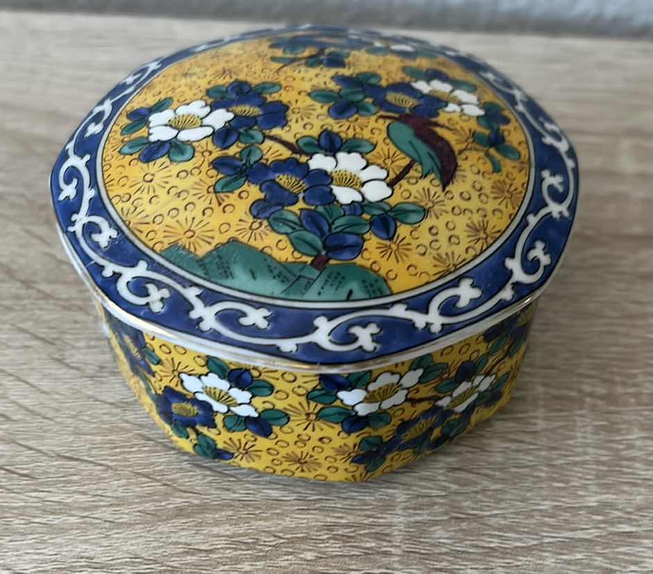 Photo 1 of KUTANI HAND DECORATED PORCELAIN TRINKET BOX 4 inches five 1 1/2 inches