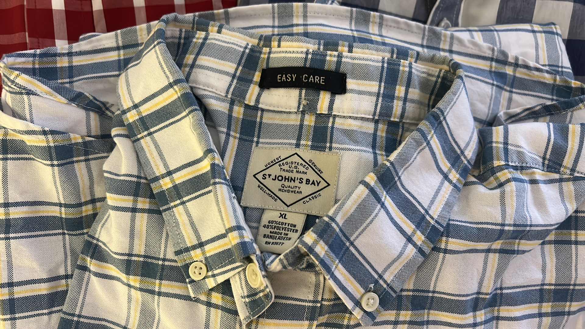 Photo 4 of 5 MENS BUTTON UP SHIRTS SIZE XL AND XXL