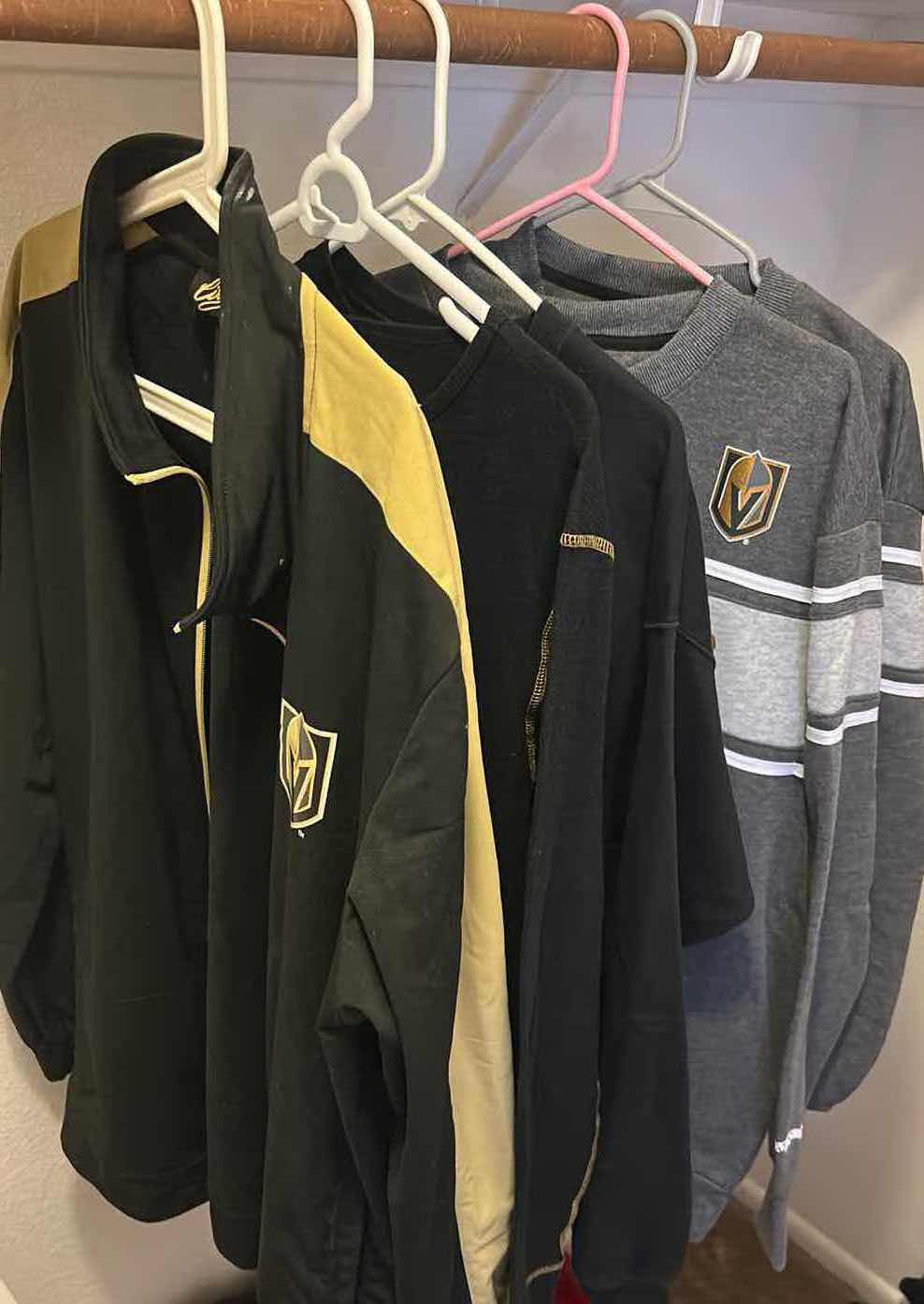 Photo 1 of MENS VEGAS GOLDEN KNIGHTS CLOTHING L - XXL