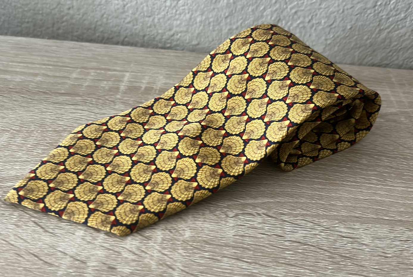 Photo 1 of MENS HANDMADE 100% SILK TIE