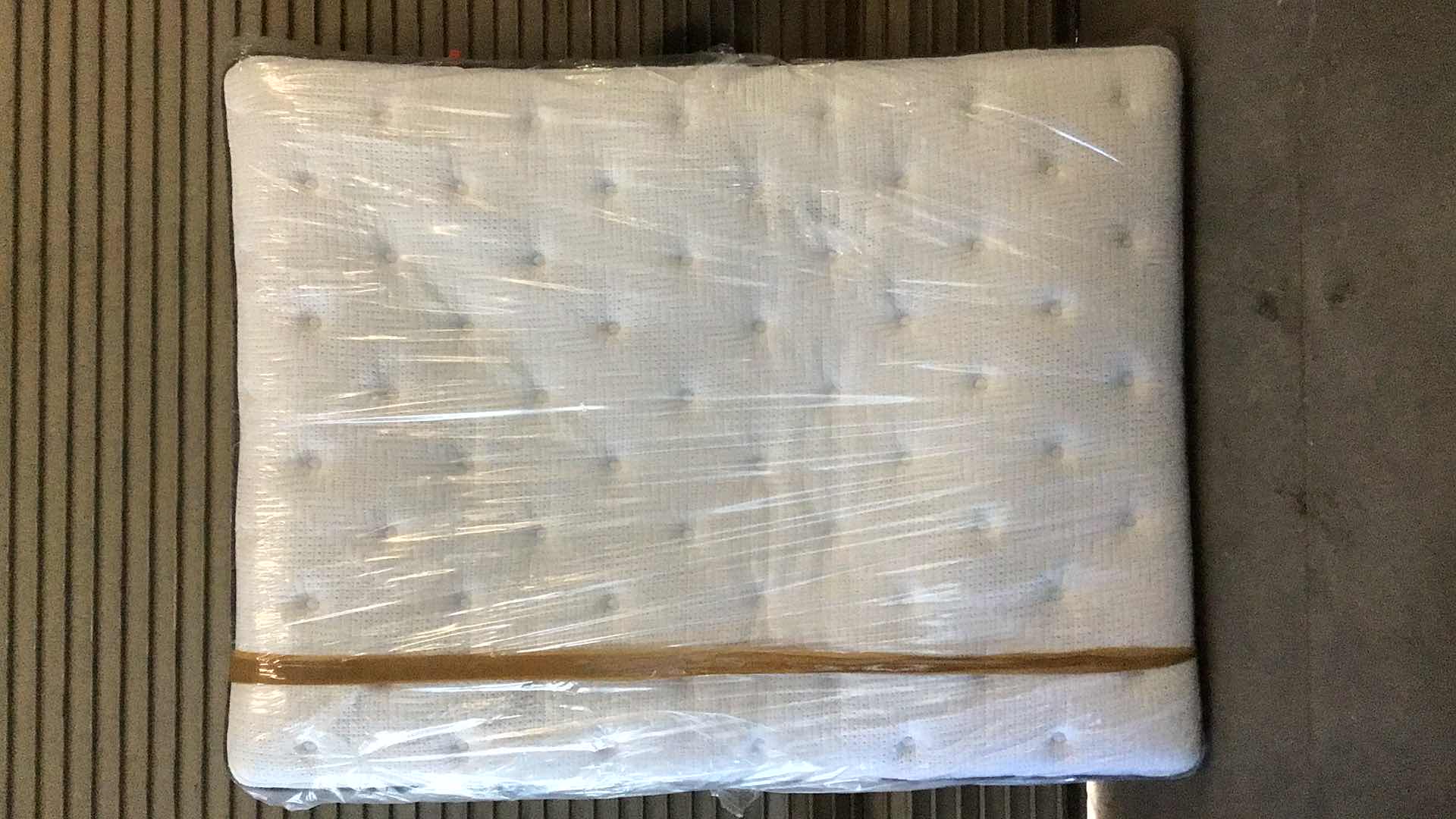 Photo 1 of BEAUTYREST PRESSURE SMART QUEEN MATTRESS 80” X 60”