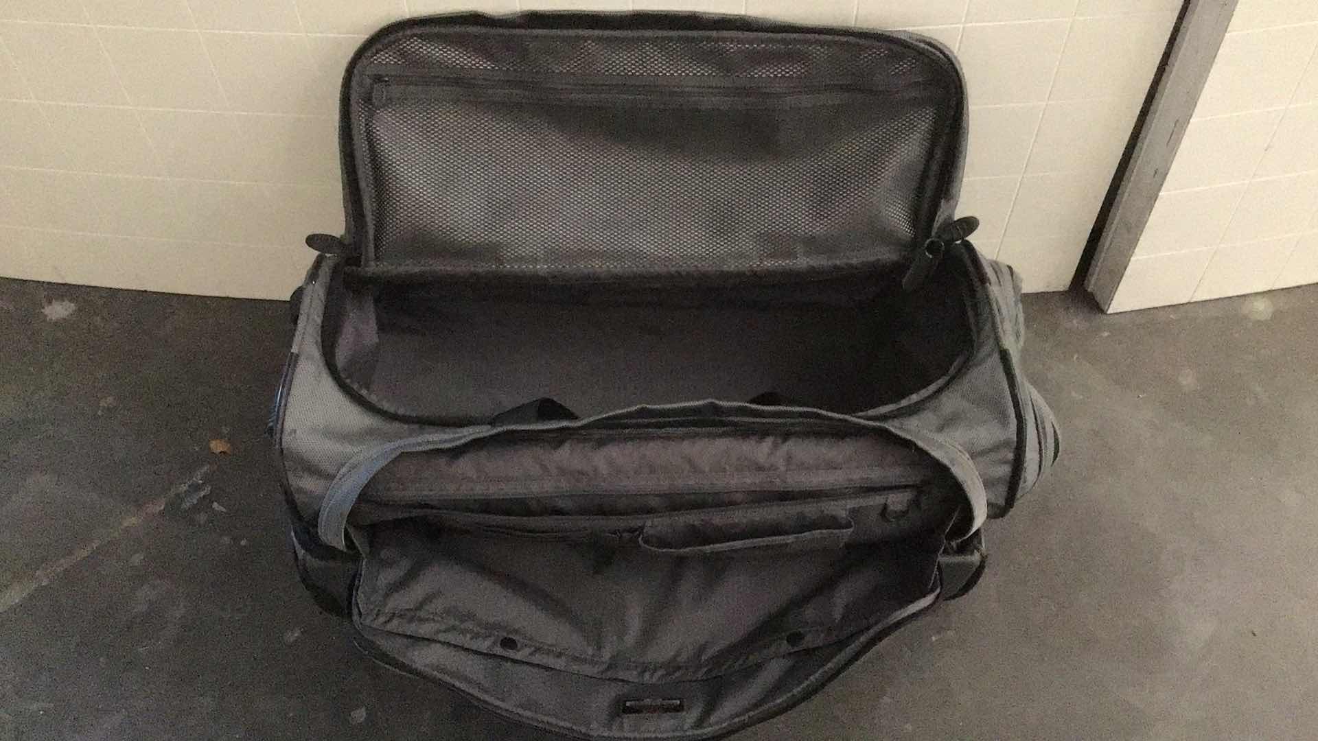 Photo 4 of TUMI DOUBLE STACK DUFFLE BAG ROLLING SUITCASE