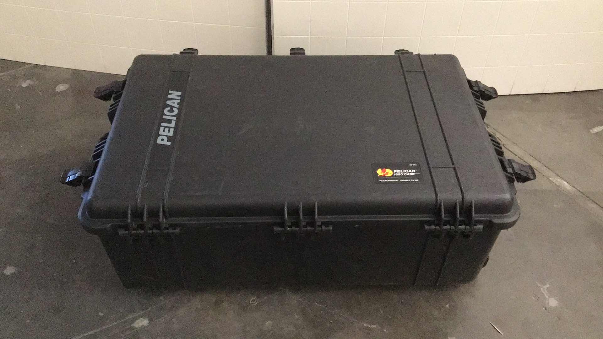 Photo 1 of PELICAN 1650 ROLLING HARD CASE 