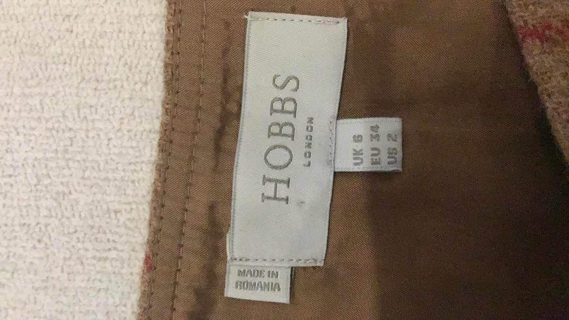 Photo 3 of HOBBS LONDON CHECKERED SKIRT SIZE WOMENS 2