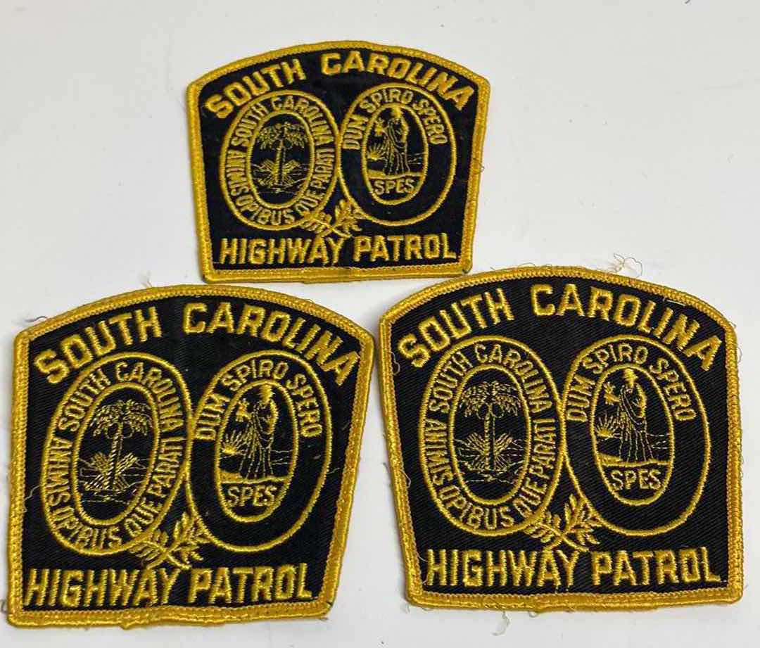 Photo 3 of VINTAGE MILITARY & POLICE PATCHES (9)