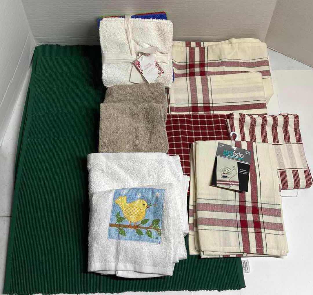 Photo 1 of NEW GREEN PLACE MATS (6), KITCHEN TOWELS (9) & WASHCLOTHS 12PACK