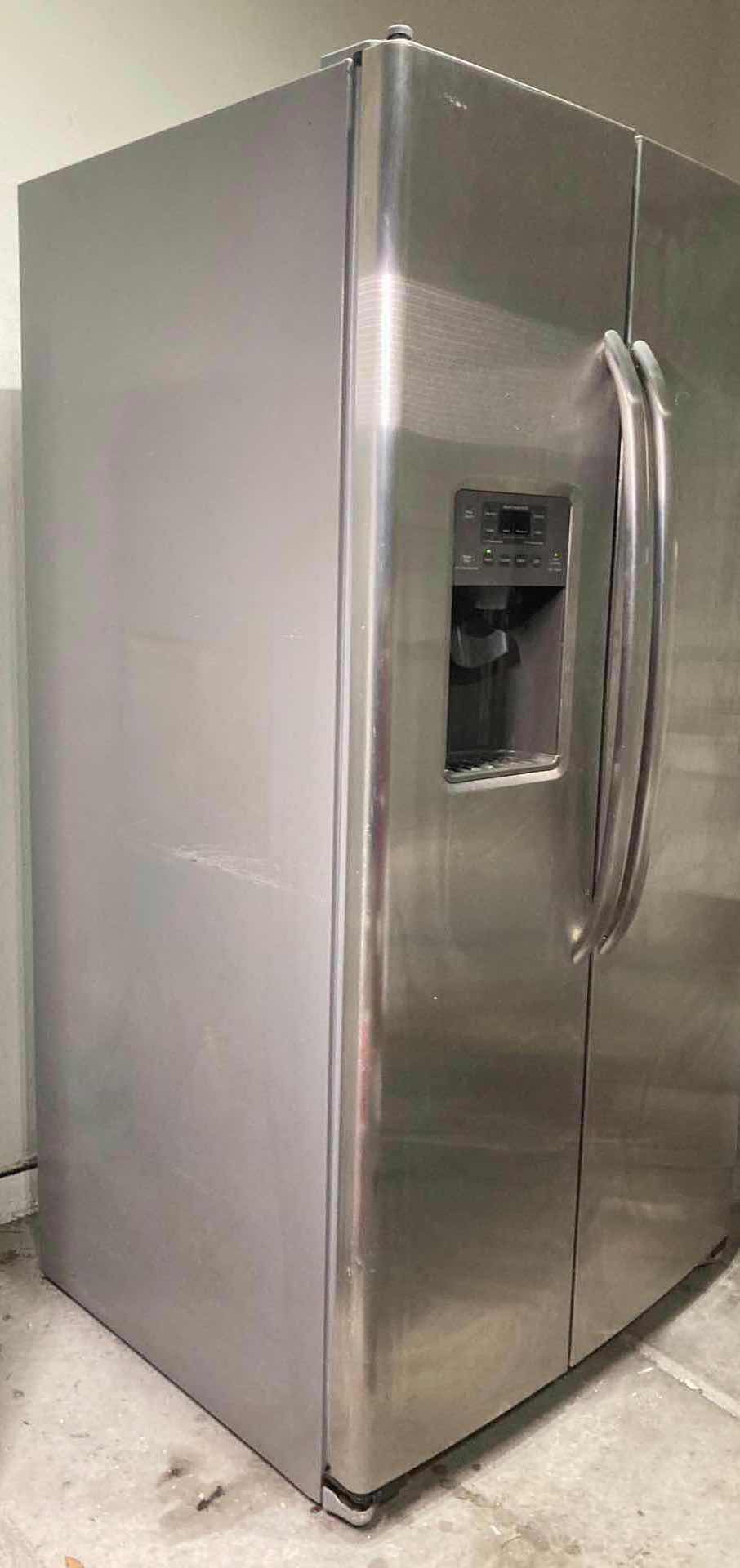 Photo 2 of GE STAINLESS STEEL SIDE BY SIDE REFRIGERATOR MODEL GSHS6HGDBCSS