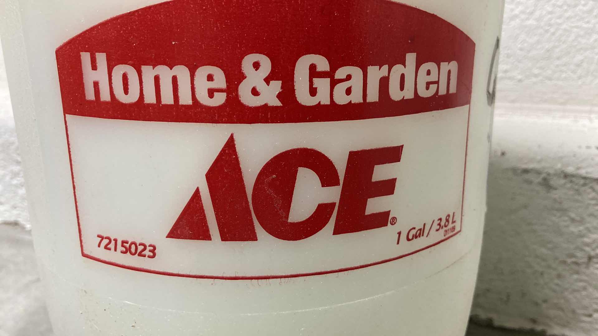 Photo 4 of ROUND UP WEED & GRASS KILLER (2) & ACE HOME & GARDEN SPRAYERS 1GAL (2)
