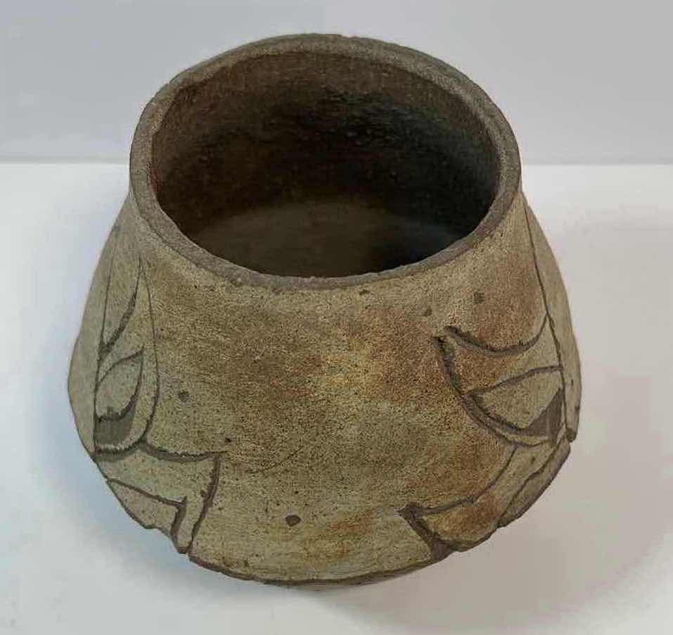 Photo 5 of VINTAGE SIGNED PAOLO SOLERI CERAMIC POTTERY H4.5”