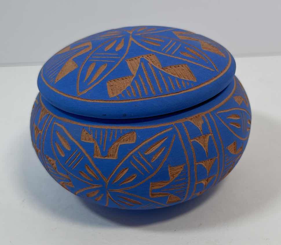 Photo 5 of DSA ACOMA SIGNED NATIVE AMERICAN BOWL WITH LID POTTERY H2.5”