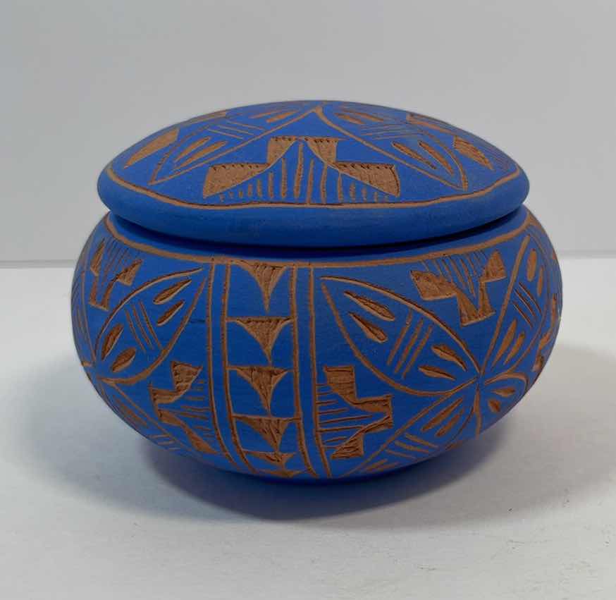 Photo 1 of DSA ACOMA SIGNED NATIVE AMERICAN BOWL WITH LID POTTERY H2.5”