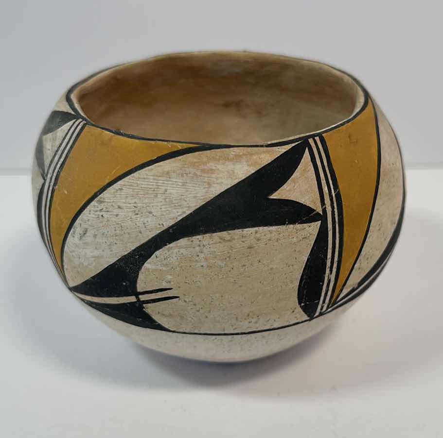 Photo 2 of NATIVE AMERICAN ACOMA POTTERY VASE SIGNED B. RAMIREZ H2.5”