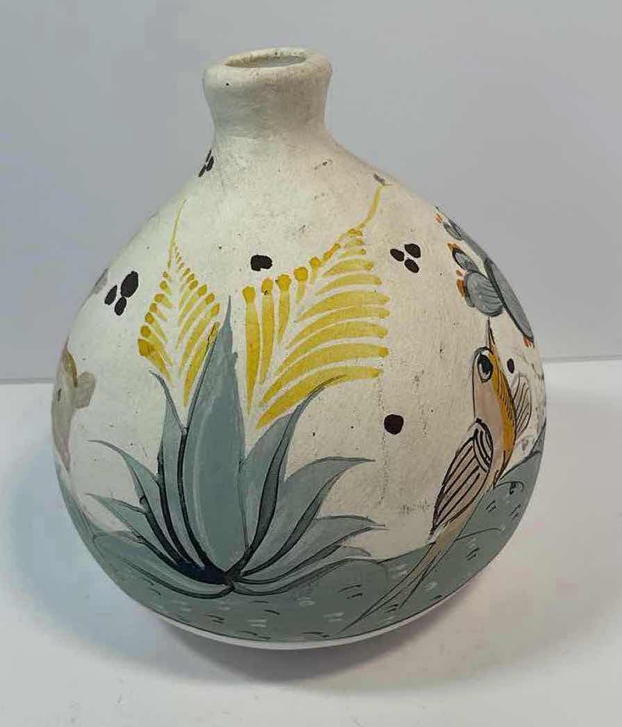 Photo 2 of VINTAGE HAND PAINTED CERAMIC POTTERY VASE MEXICO H5.5”