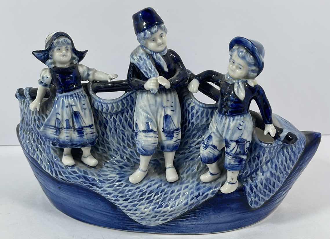 Photo 1 of VINTAGE DELFT BLUE & WHITE DUTCH FIGURINES CERAMIC POTTERY BOWL H6.5”