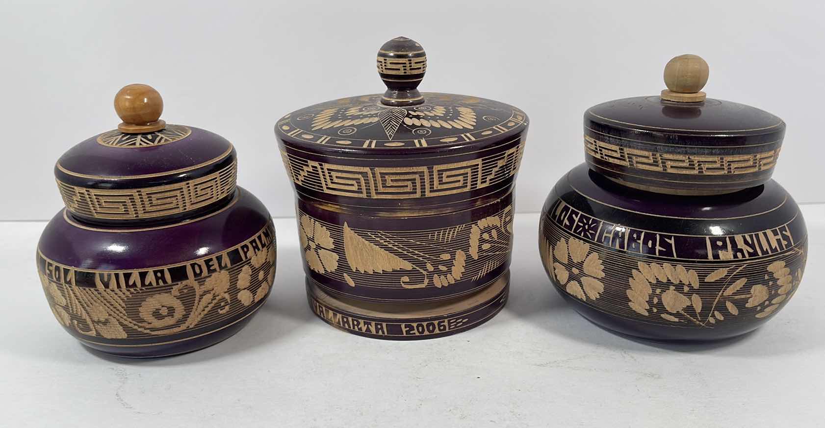 Photo 1 of HUGO SALDIVAR MEXICO HAND CRAVED LIDDED TRINKET BOWLS (3) (H5” LARGE BOWL)