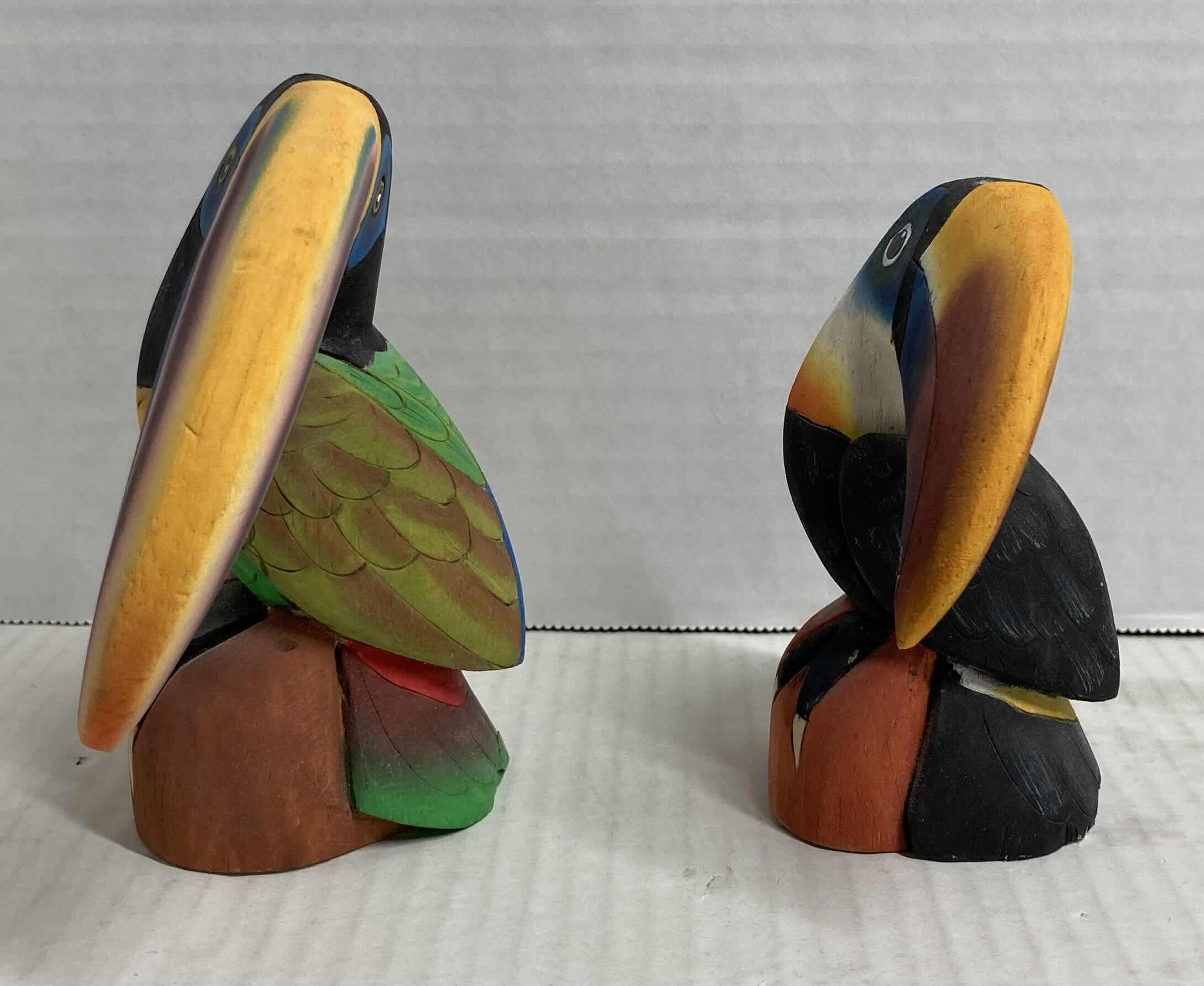 Photo 2 of TROPICAL TOUCAN BALSA WOOD CARVED FIGURINES (2) H5”