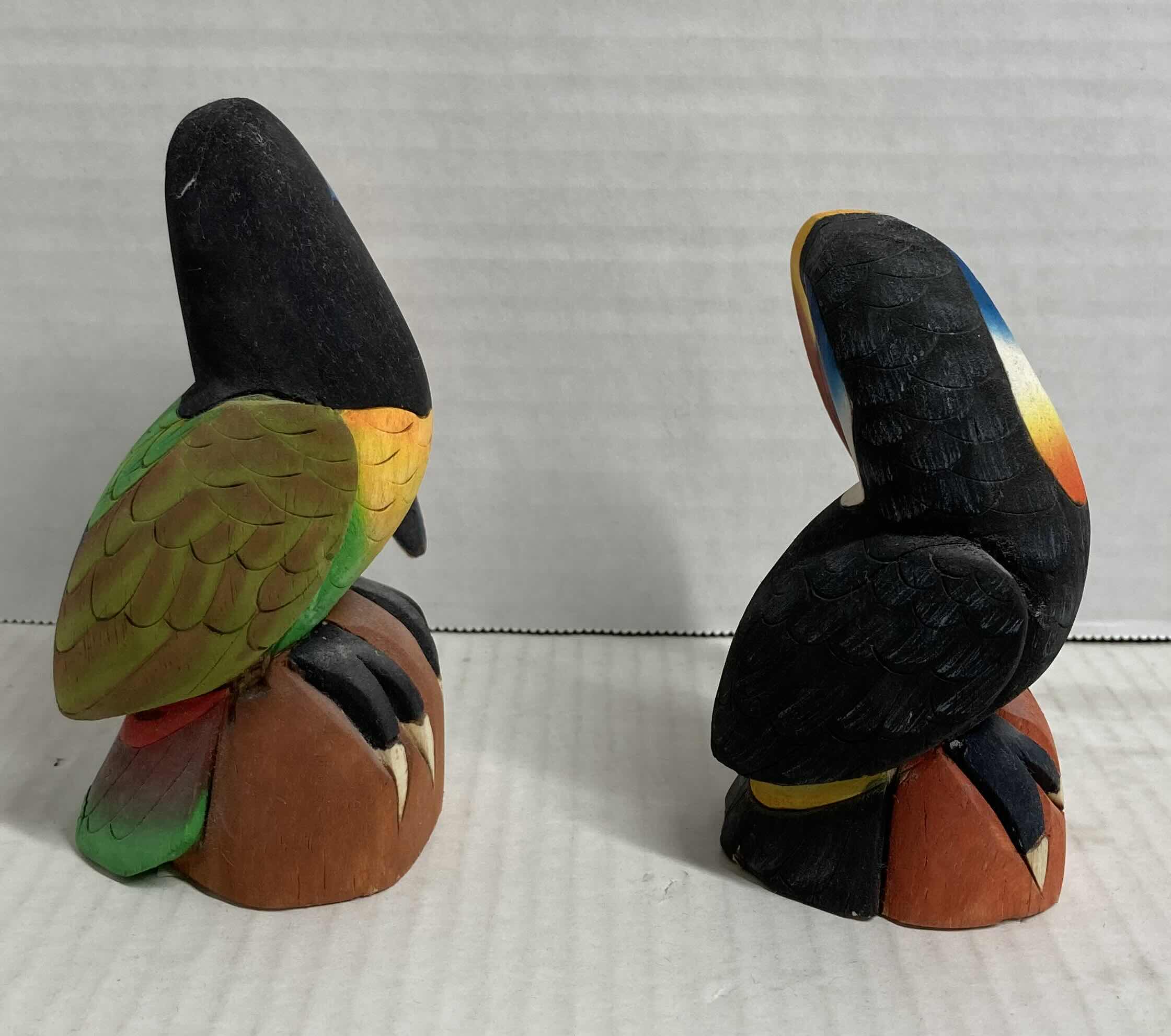 Photo 4 of TROPICAL TOUCAN BALSA WOOD CARVED FIGURINES (2) H5”