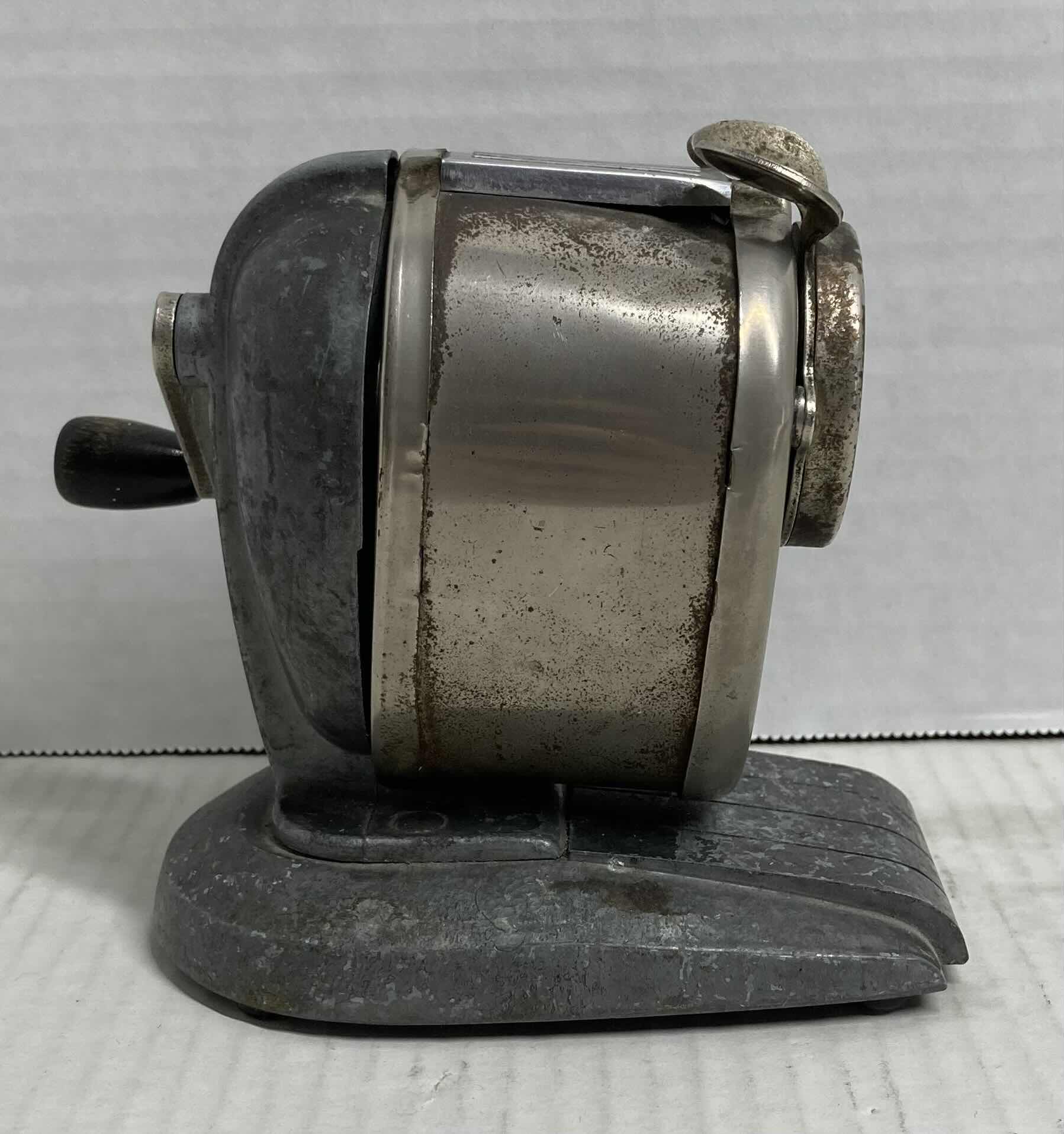 Photo 3 of BOSTON CHAMPION VINTAGE MANUAL PENCIL SHARPENER H 4”