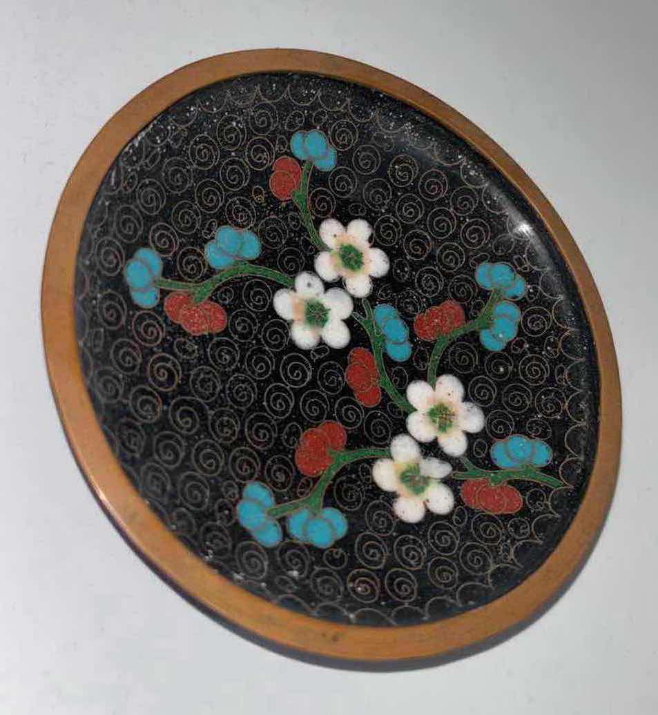 Photo 3 of ANTIQUE CHINESE CLOISONNÉ PRUNUS NIB/PIN DISHES 3.75”D (3)