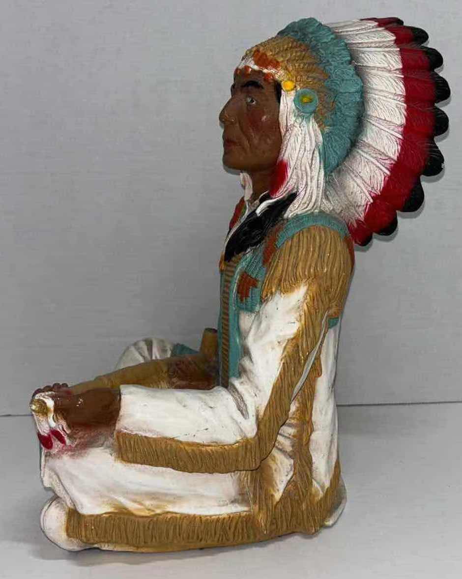 Photo 4 of VINTAGE 1980 UNIVERSAL STATUARY #691 CHALWARE INDIAN CHIEF W PEACE PIPE 13” RESIN STATUE