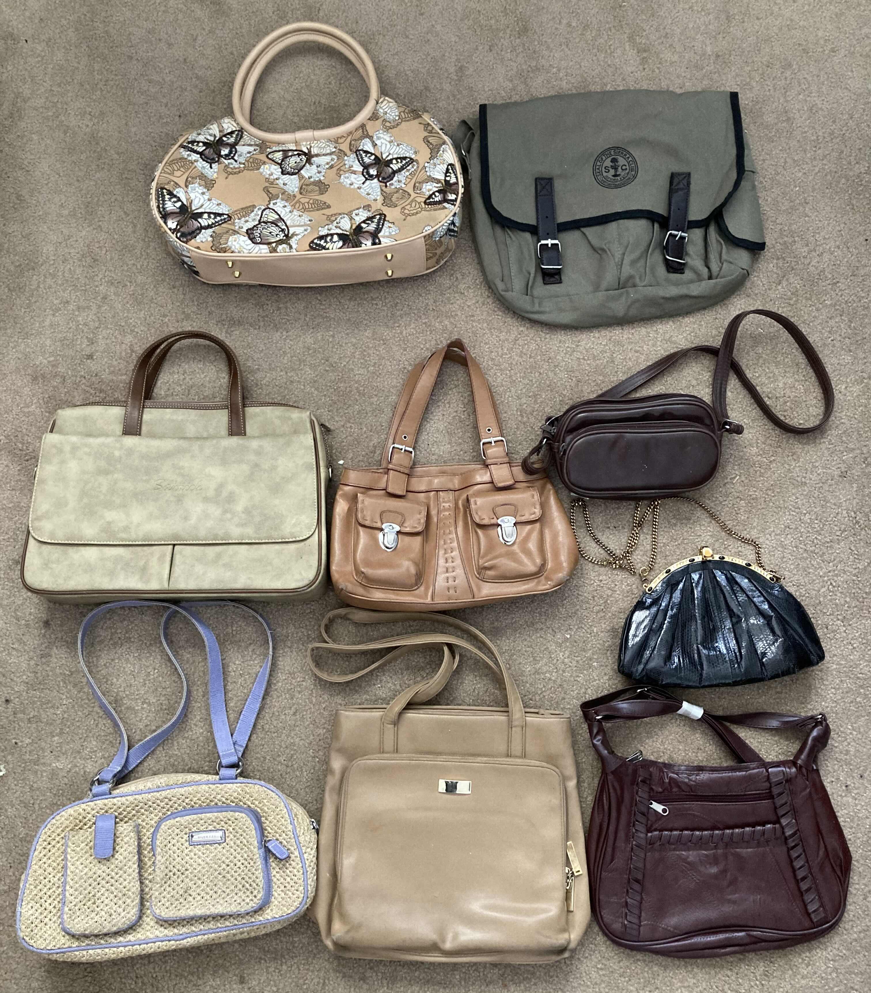 Photo 1 of VINTAGE PURSES & HANDBAGS (9)