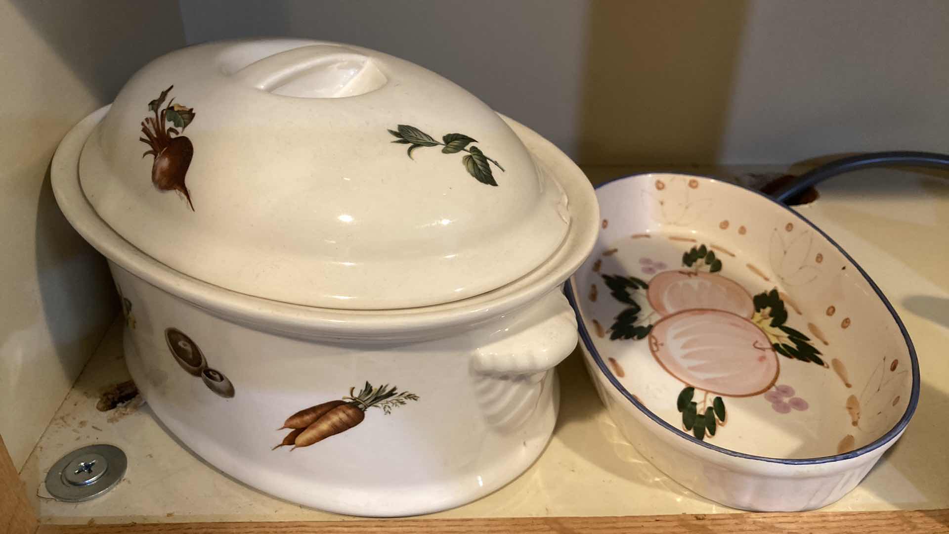 Photo 3 of CONTENTS OF CABINET- DECORATIVE BOWLS, JARS & TEAPOTS