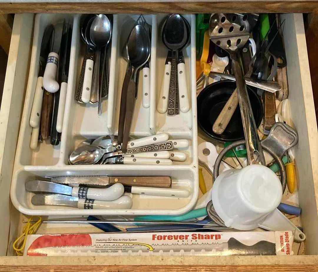 Photo 1 of CONTENTS OF DRAWER-FLATWARE & KITCHEN UTENSILS