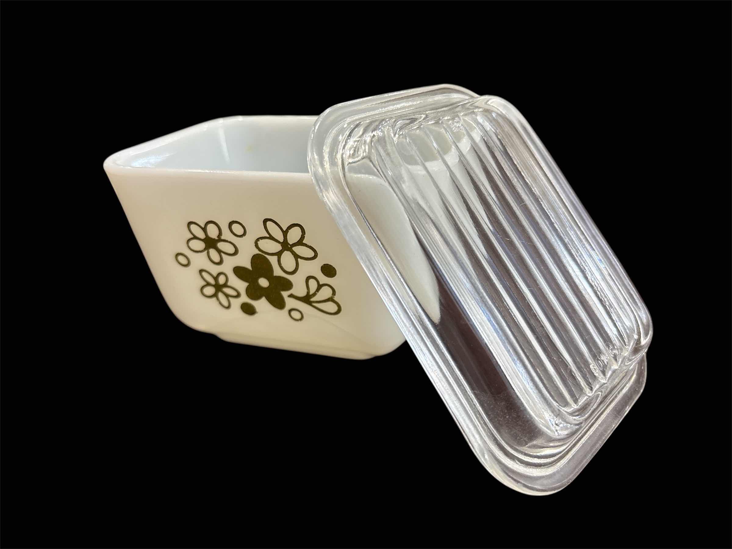 Photo 1 of VINTAGE PYREX, MILK GLASS BANDED MIXING BOWL #16  & SPRING BLOSSOM CRAZY DAISY 1.5 CUP REFRIGERATOR DISH W LID #501