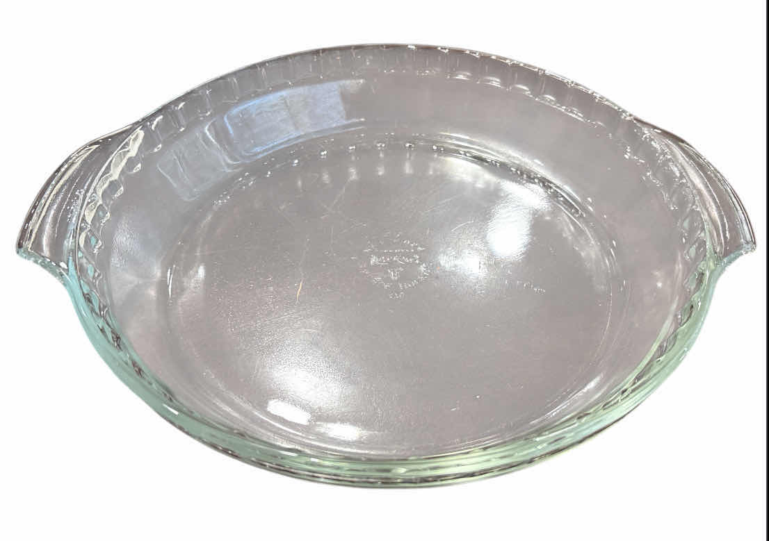 Photo 1 of VINTAGE ANCHOR HOCKING FIRE KING 10” GLASS PIE BAKING DISH & ANCHOR HOCKING 8 CUP GLASS MEASURING BOWL