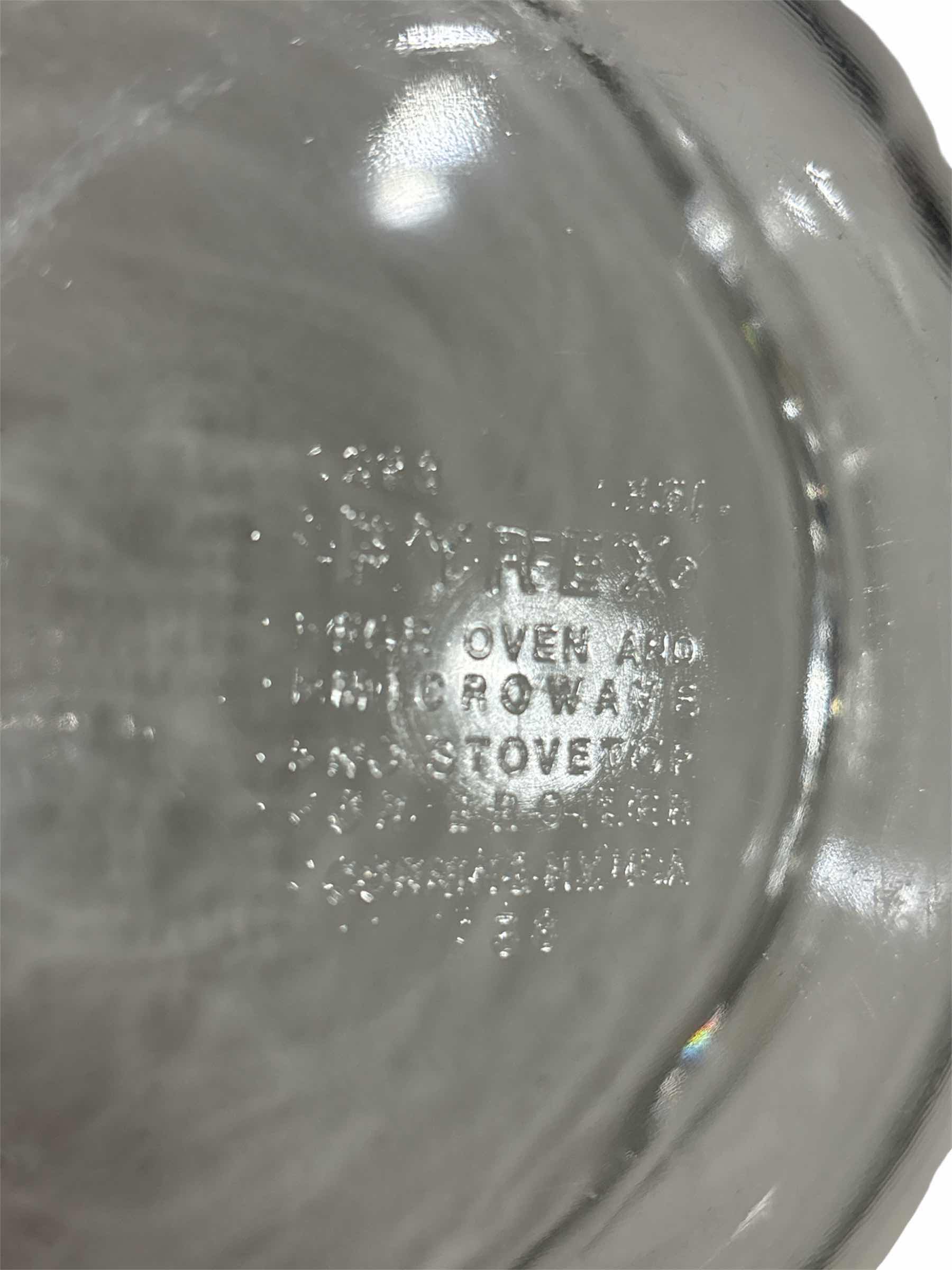 Photo 1 of VINTAGE PYREX GLASS CASSEROLE BAKING DISH #023 1.5 QT W LID & VINTAGE PYREX CASSEROLE DISH #026 3 QT, BOTTOM ONLY