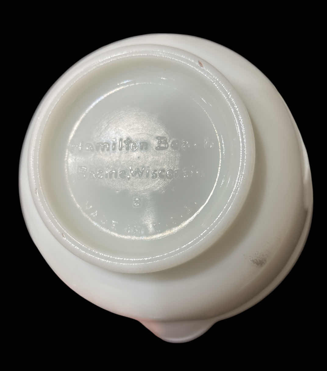 Photo 1 of VINTAGE HAMILTON BEACH/PYREX MILK GLASS BANDED 6” MIXING BOWL