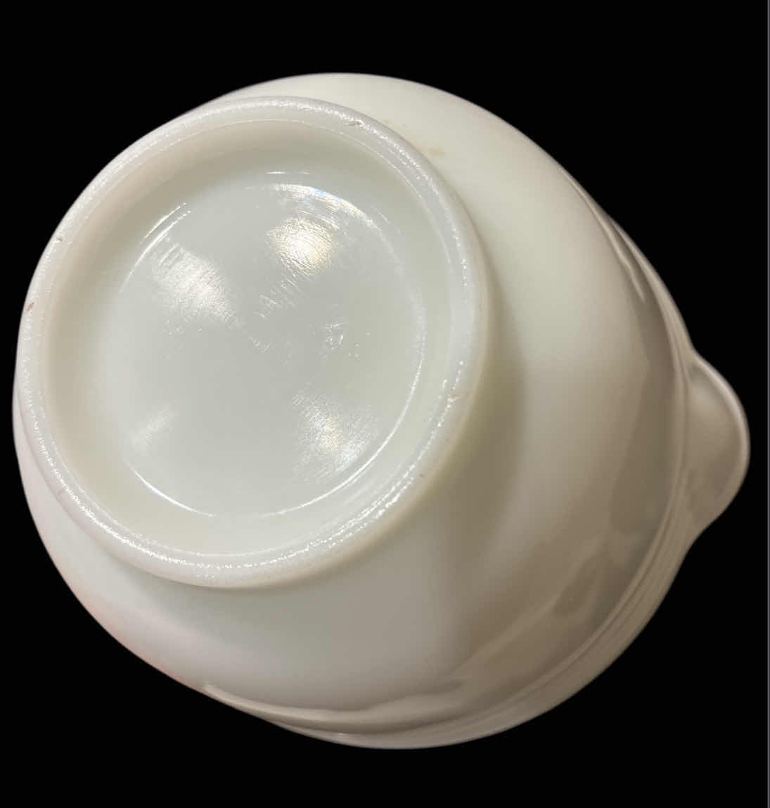 Photo 1 of VINTAGE HAMILTON BEACH/PYREX MILK GLASS BANDED 6” MIXING BOWL