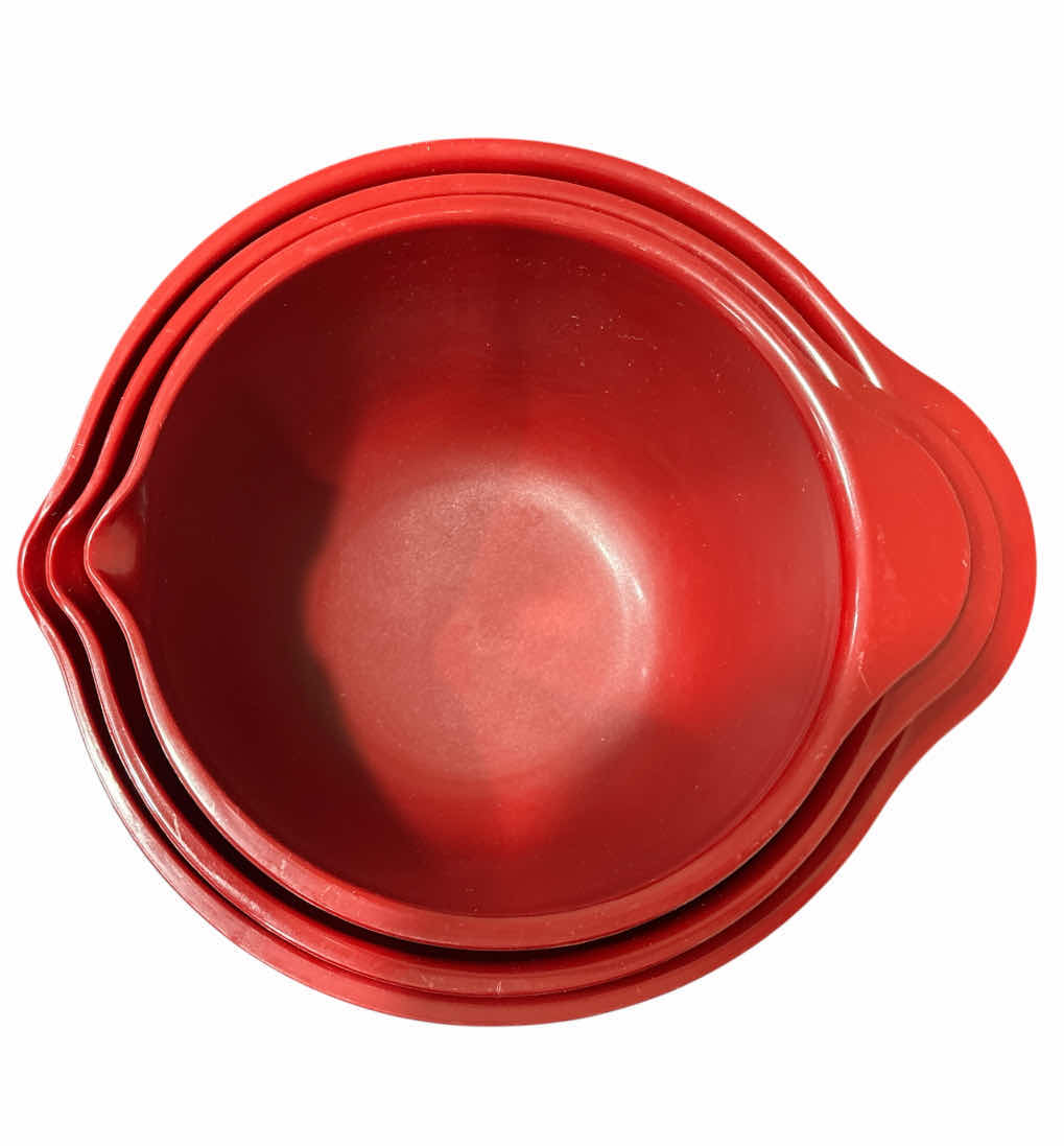 Photo 1 of KITCHENAID SET OF 3 MIXING BOWLS, RED (4.5 QT, 3.5 QT, 2.5 QT)