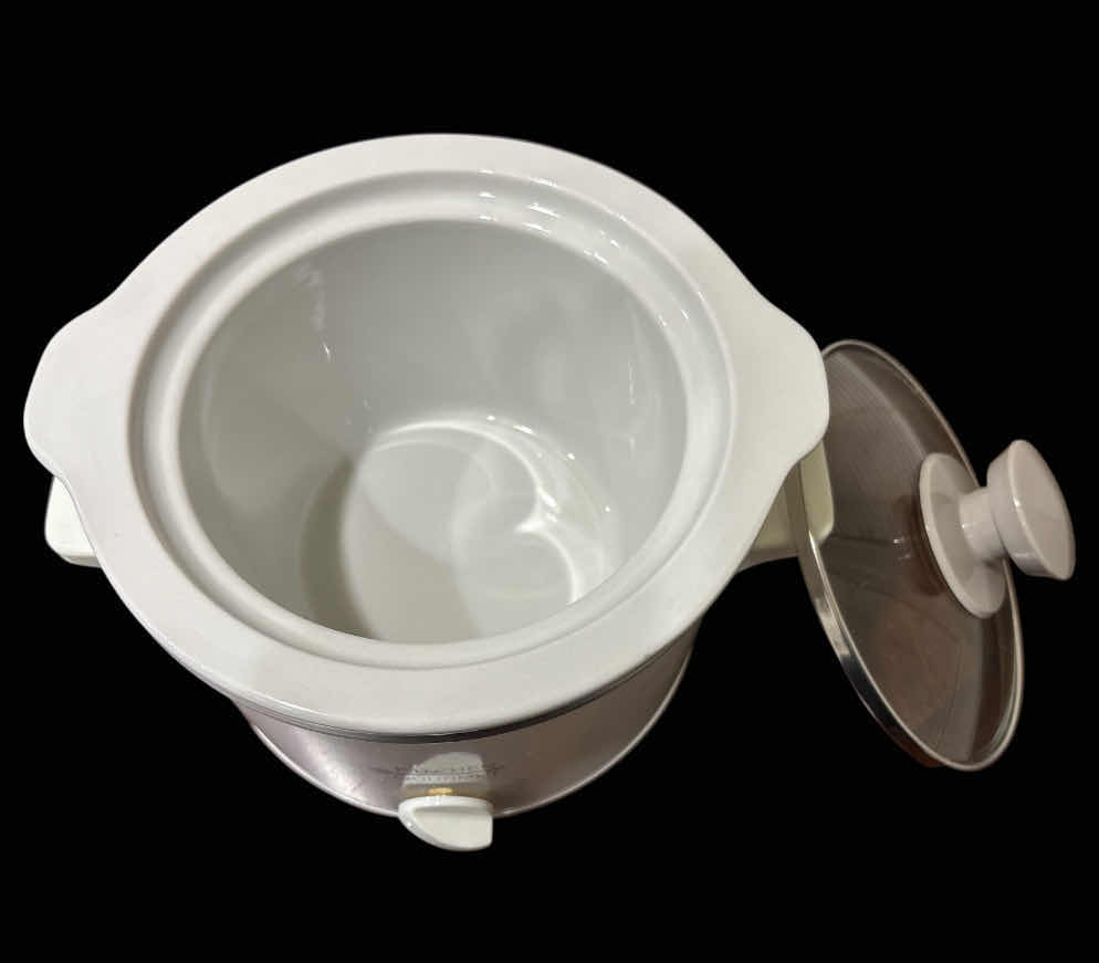 Photo 1 of KITCHEN GOURMET 1.5 QT SLOW COOKER W REMOVABLE CERAMIC POT, WHITE (MODEL TD-500)