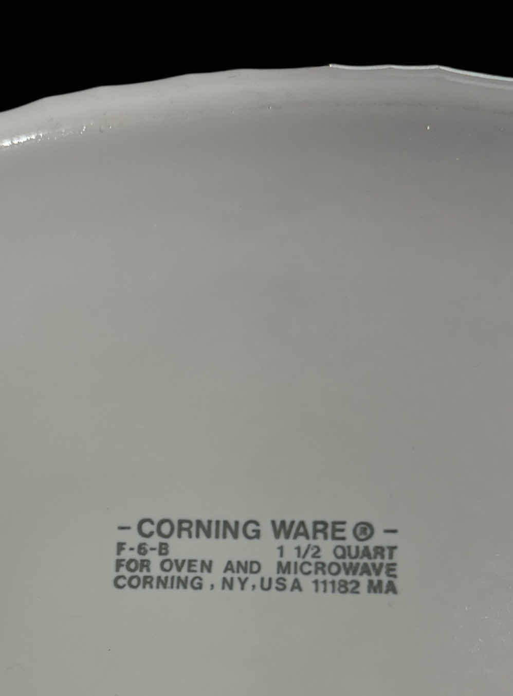 Photo 1 of CORNING WARE 1.5 QT OVAL CASSEROLE BAKING DISH, FRENCH WHITE (F-6-B)