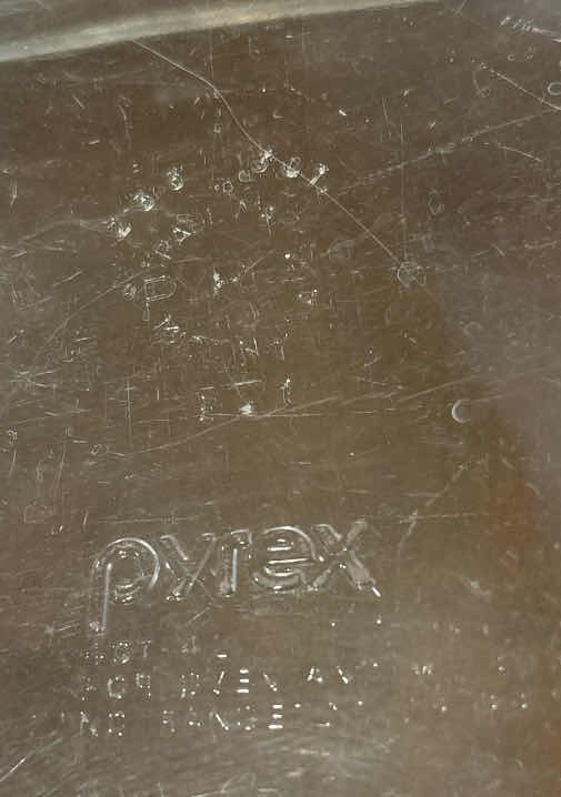 Photo 1 of PYREX 3 QT RECTANGULAR CLEAR GLASS BAKING DISH (#233) & 4 QT RECTANGULAR CLEAR GLASS BAKING DISH (#234-R)