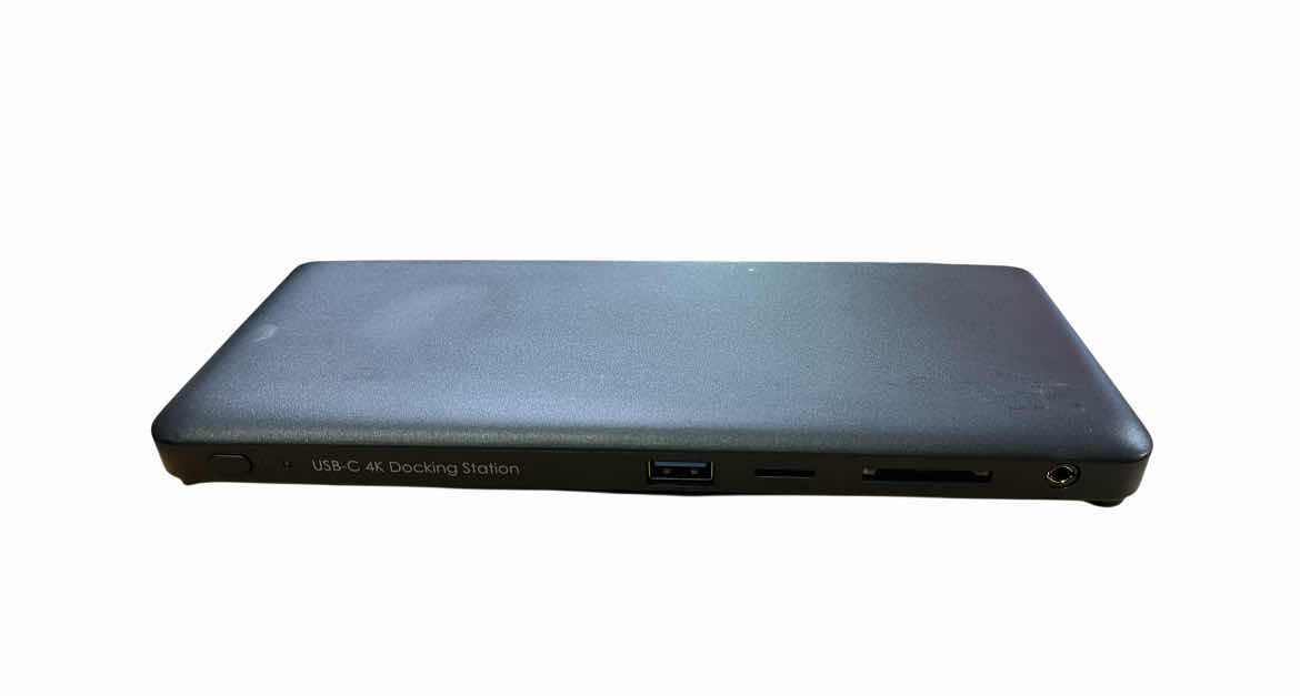 Photo 1 of V7 USB-C 4K DOCKING STATION