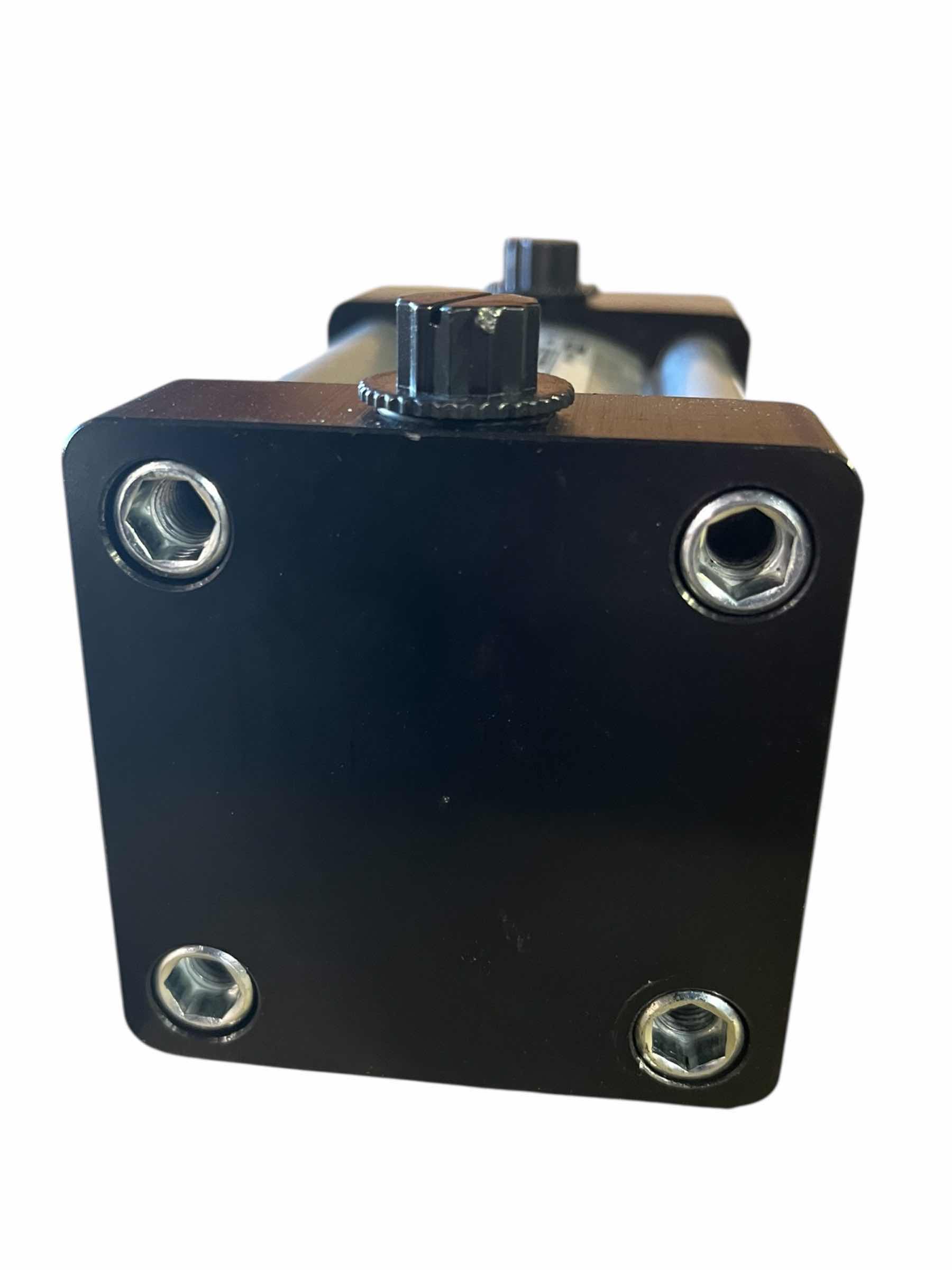 Photo 1 of PARKER HANNIFIN 4MA SERIES DOUBLE ACTING NON-LUBE NFPA SINGLE END TIE ROD PNEUMATIC CYLINDER 2” STROKE 2.50T4MA3U14A02.00