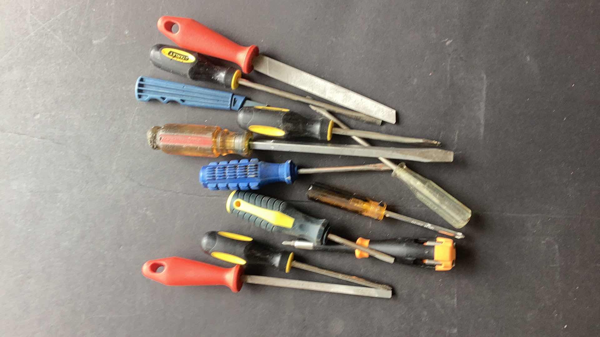 Photo 1 of SCREWDRIVERS